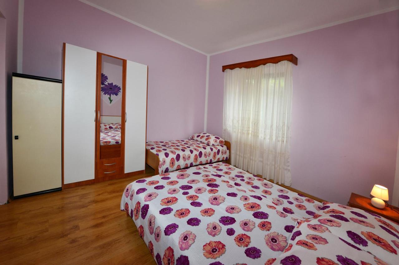 Apartments Ella โปเรช ภายนอก รูปภาพ