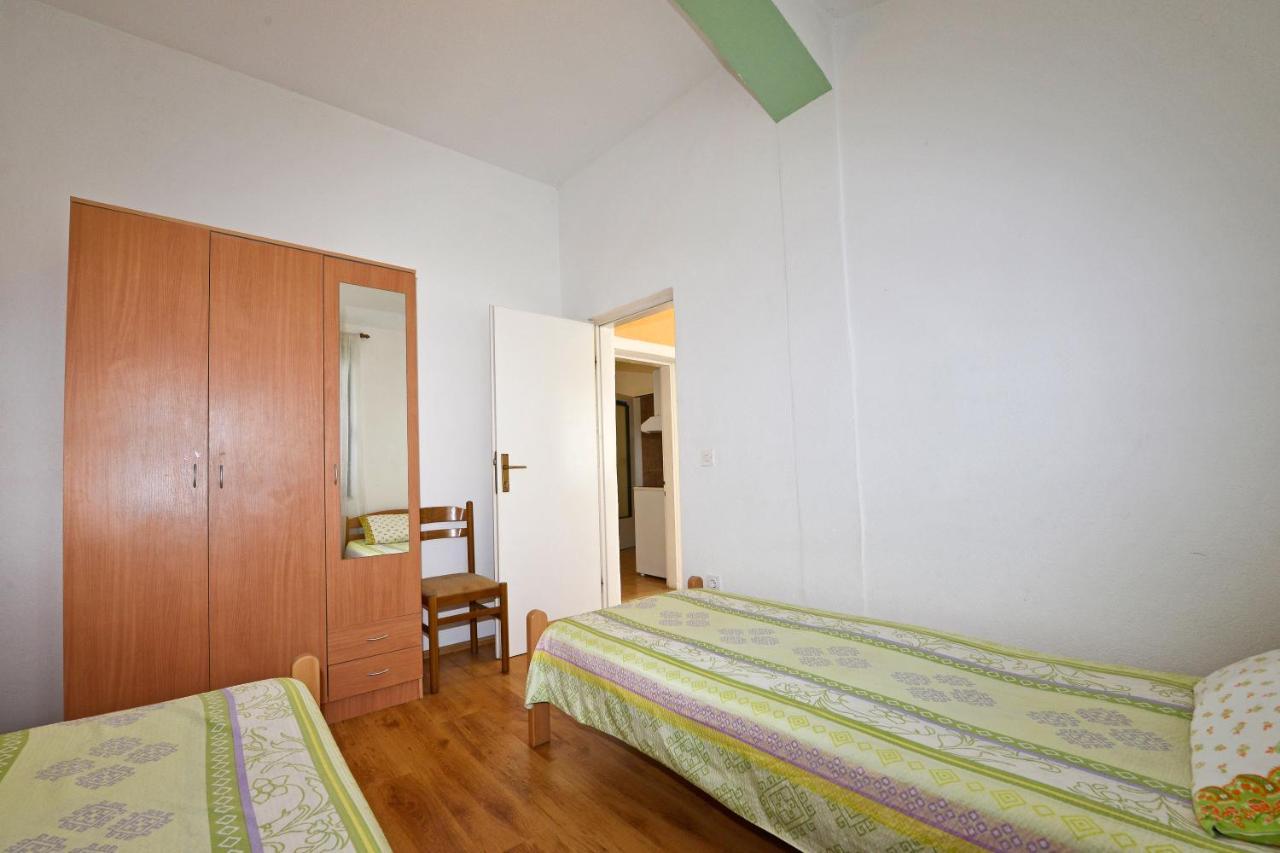Apartments Ella โปเรช ภายนอก รูปภาพ