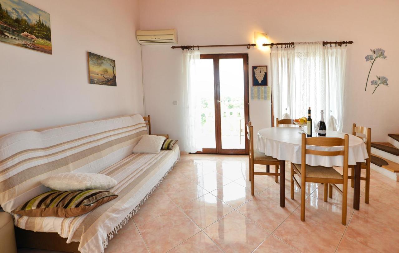 Apartments Ella โปเรช ภายนอก รูปภาพ