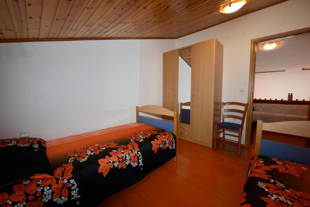 Apartments Ella โปเรช ภายนอก รูปภาพ